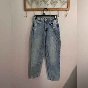 Zara. Mom Fit Jeans